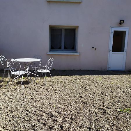 Апартаменты Chez Fabienne T3 Le Breuil-sur-Couze Экстерьер фото