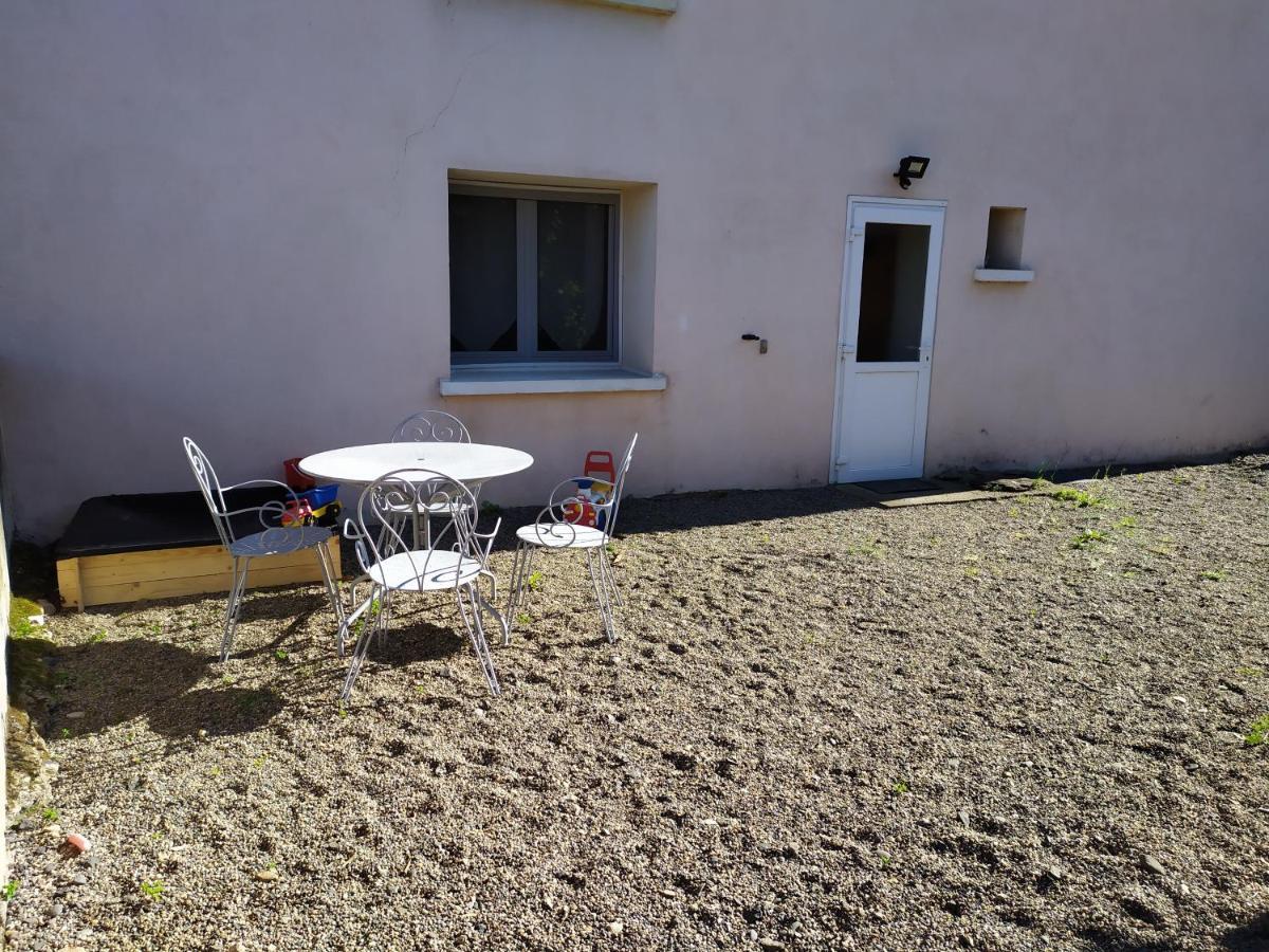 Апартаменты Chez Fabienne T3 Le Breuil-sur-Couze Экстерьер фото